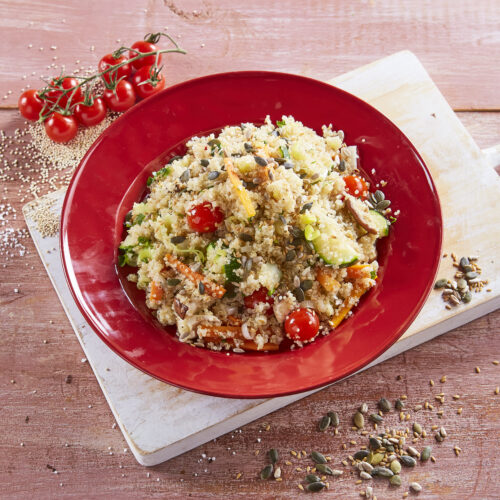 Salada de quinoa com legumes salteados